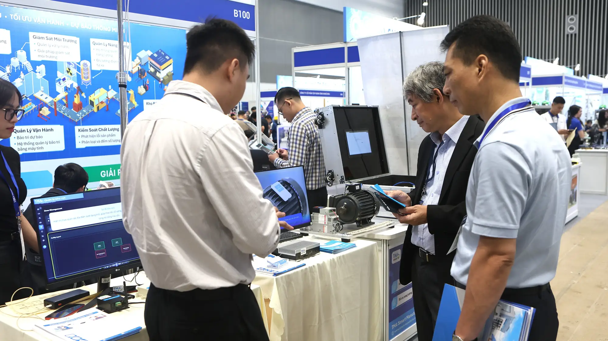 Visitors explore TMA's Smart Manufacturing solutions during live demonstrations at MTA Vietnam 2026.